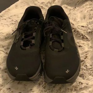 On Clouds Monsters ALL BLACK